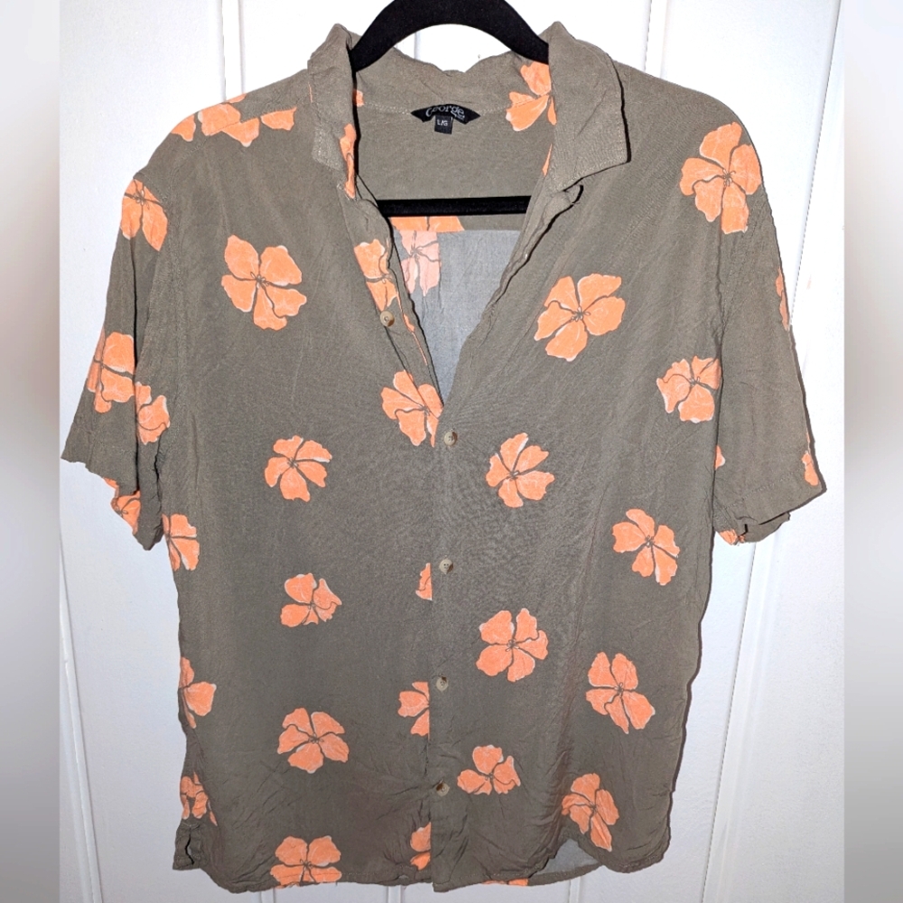 Floral Buttoned Short Sleeve Shorty